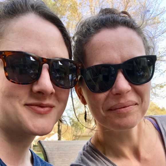 Meet your Posher, Lara - Picture 2 of 2